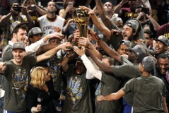 康利弧顶穿针三分稳定军心，逆转森林狼下半场惊险命中