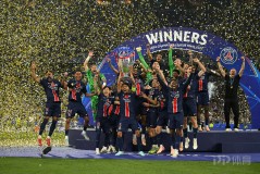 曼城签下世一门：顶级门将加盟，技术特点与提升展望